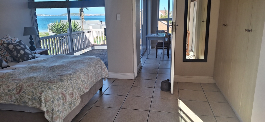 To Let 5 Bedroom Property for Rent in Bluewater Bay Western Cape